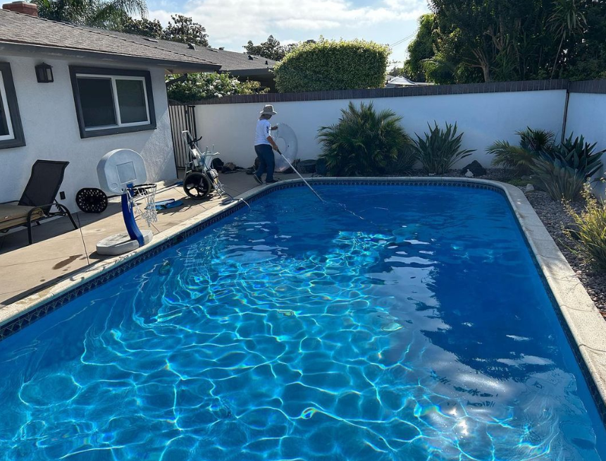 Modern Custom Pool in Glendale Heights